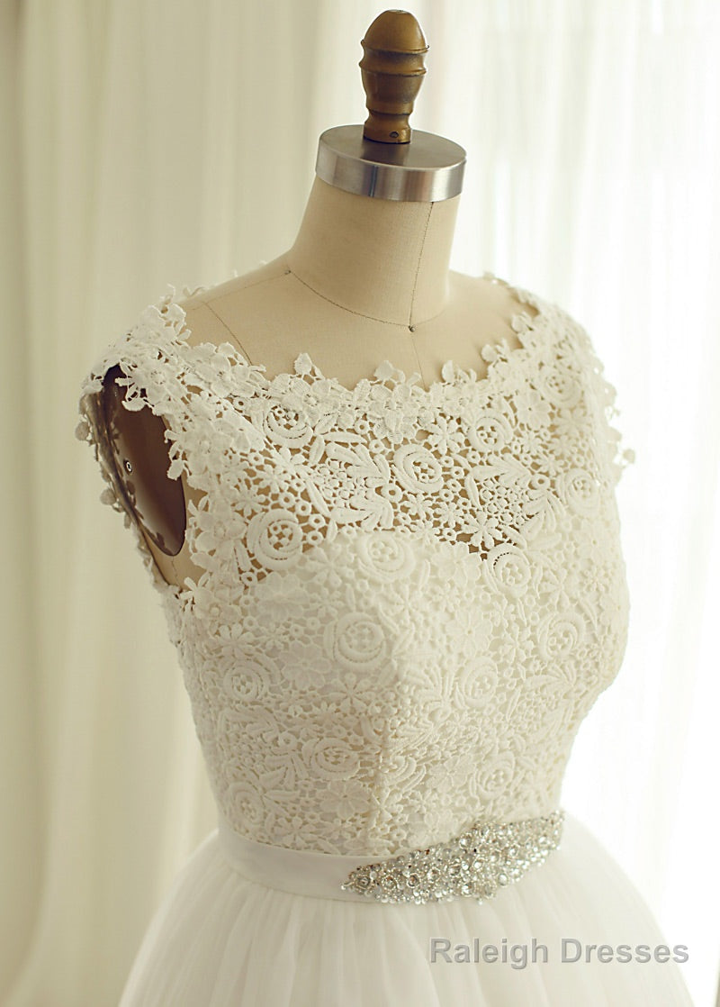 A-Line/Princess Lace Sleeveless Short Wedding Dress With Beading