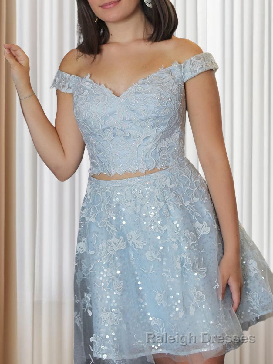 A-Line/Princess Off-the-Shoulder Short/Mini Lace Applique Homecoming Dresses Main image