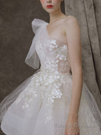 A-Line/Princess One-Shoulder Asymmetrical Tulle Wedding Dresses With Appliques Lace