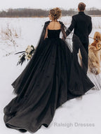 A Line Sweetheart Court Train Tulle Wedding Dress with Appliques Lace
