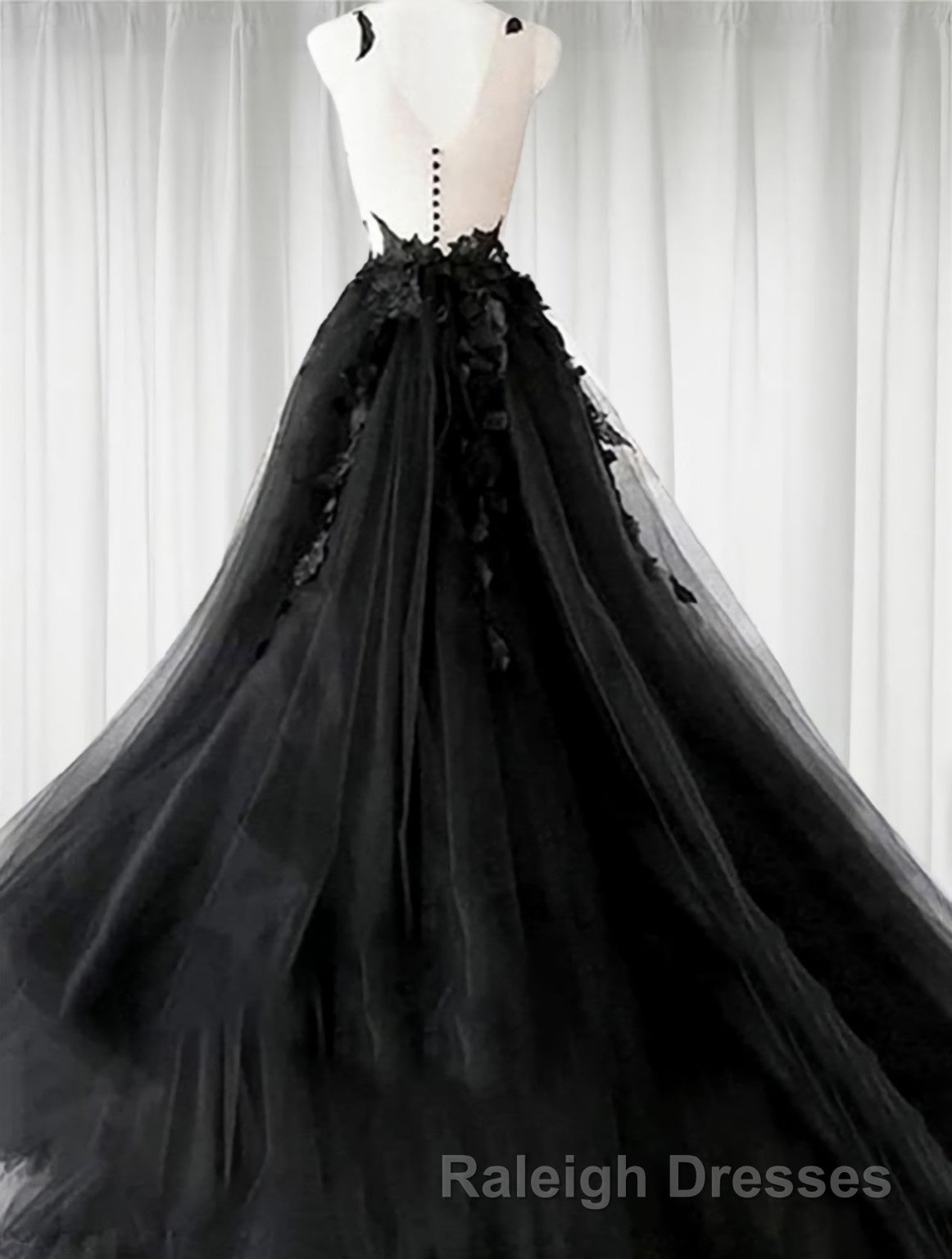 A-line/Princess V-neck Court Train Tulle Wedding Dress with Appliques Lace Secondary image