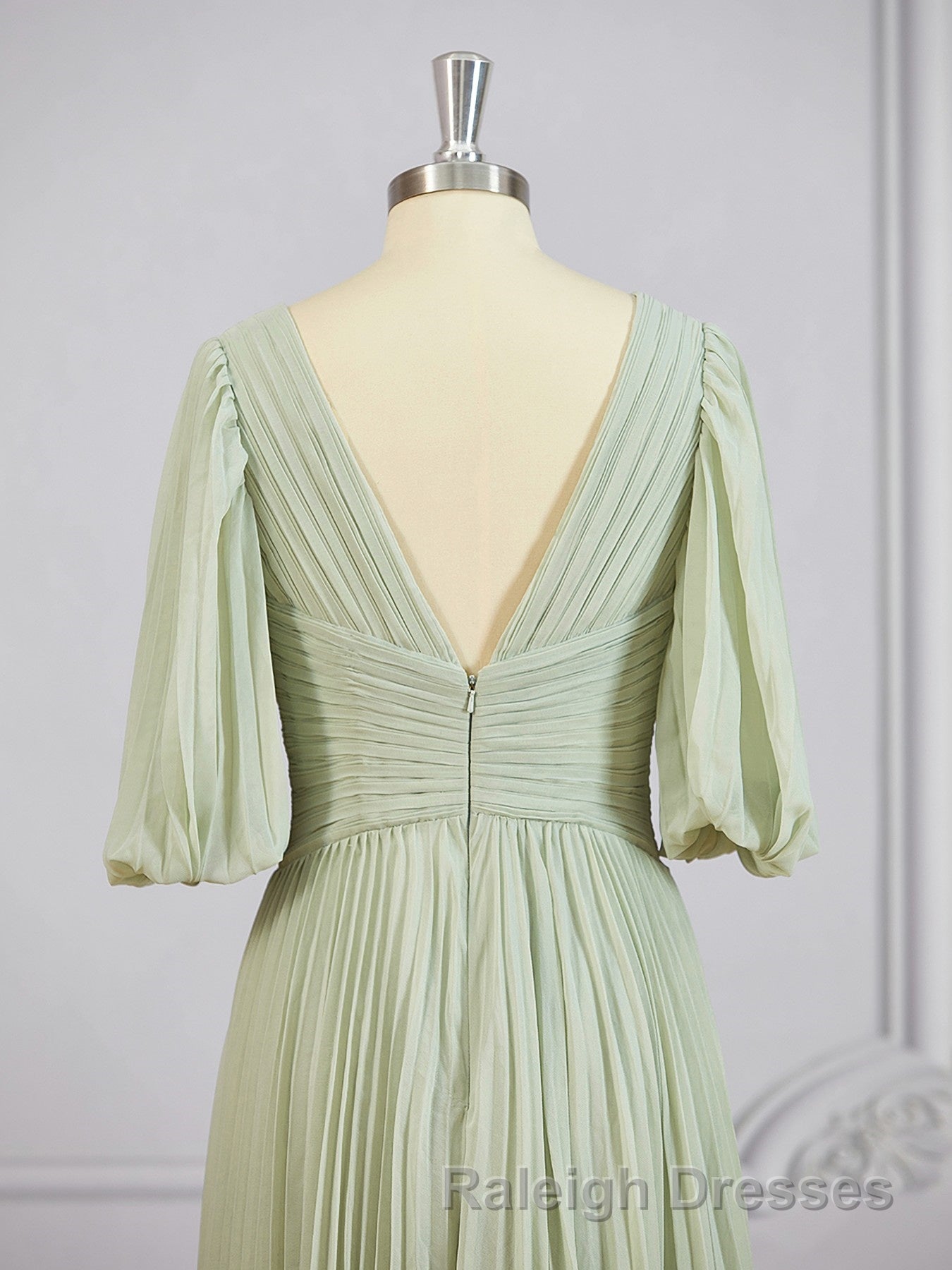 A-Line/Princess V-neck Floor-Length Chiffon Mother of the Bride Dresses