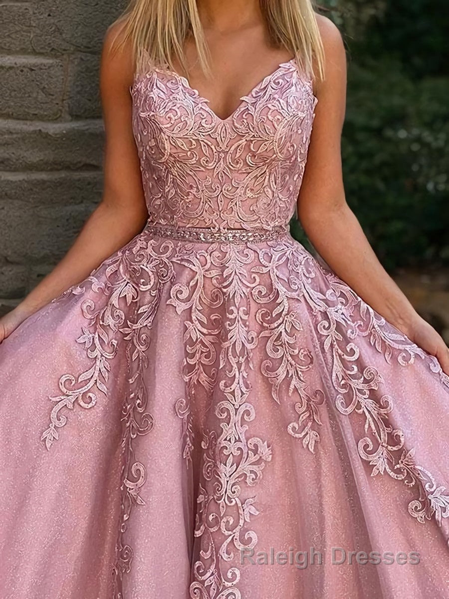 A Line V Neck Floor Length Tulle Prom Dresses With Appliques Lace Secondary image