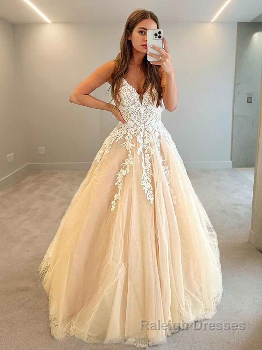 A-Line/Princess V-neck Floor-Length Tulle Prom Dresses With Appliques Lace Main image