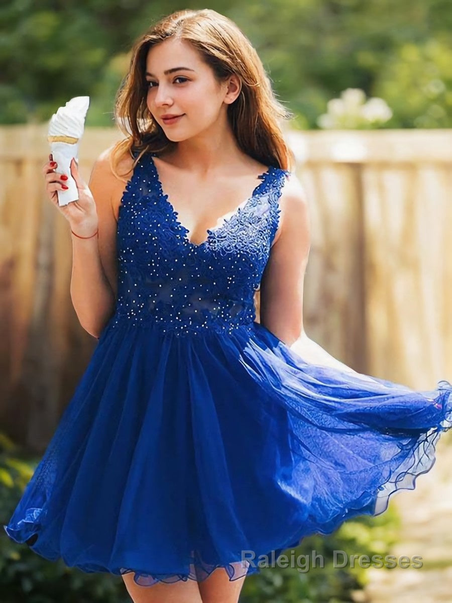 A-Line/Princess V-neck Short/Mini Tulle Homecoming Dresses Main image