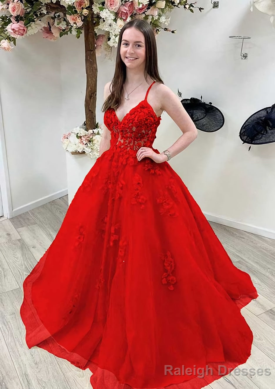 A-line Princess V Neck Sleeveless Sweep Train Tulle Prom Dresses With Appliqued Beading Lace