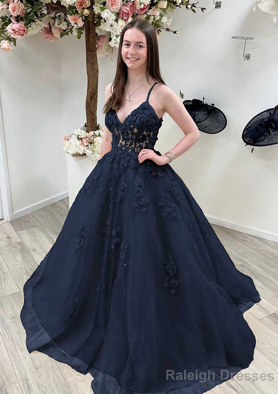 A Line Princess V Neck Sleeveless Sweep Train Tulle Prom Dress With Appliqued Beading Lace Secondary image