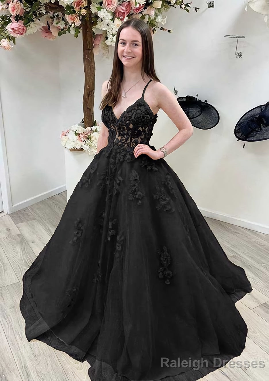 A Line Princess V Neck Sleeveless Sweep Train Tulle Prom Dress With Appliqued Beading Lace