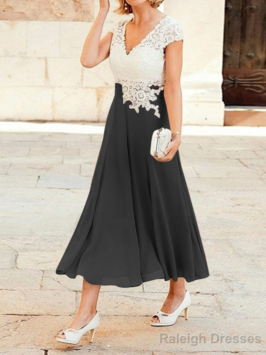 A-Line/Princess V-neck Tea-Length Chiffon Mother of the Bride Dresses With Lace Applique Secondary image