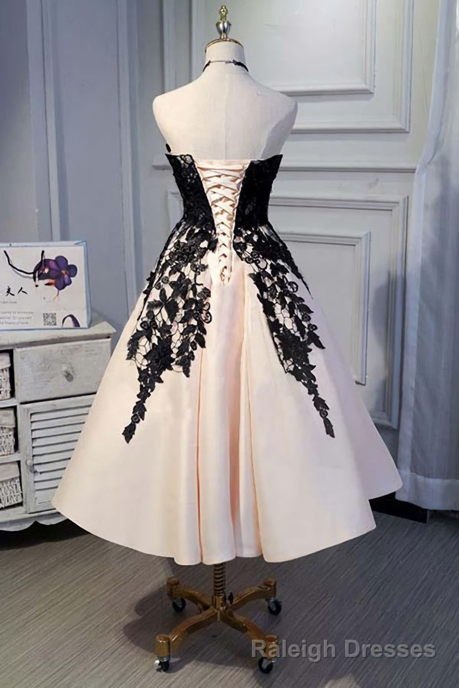 A Line Satin Short Prom Dresses,Homecoming Dress with Black Lace Secondary image