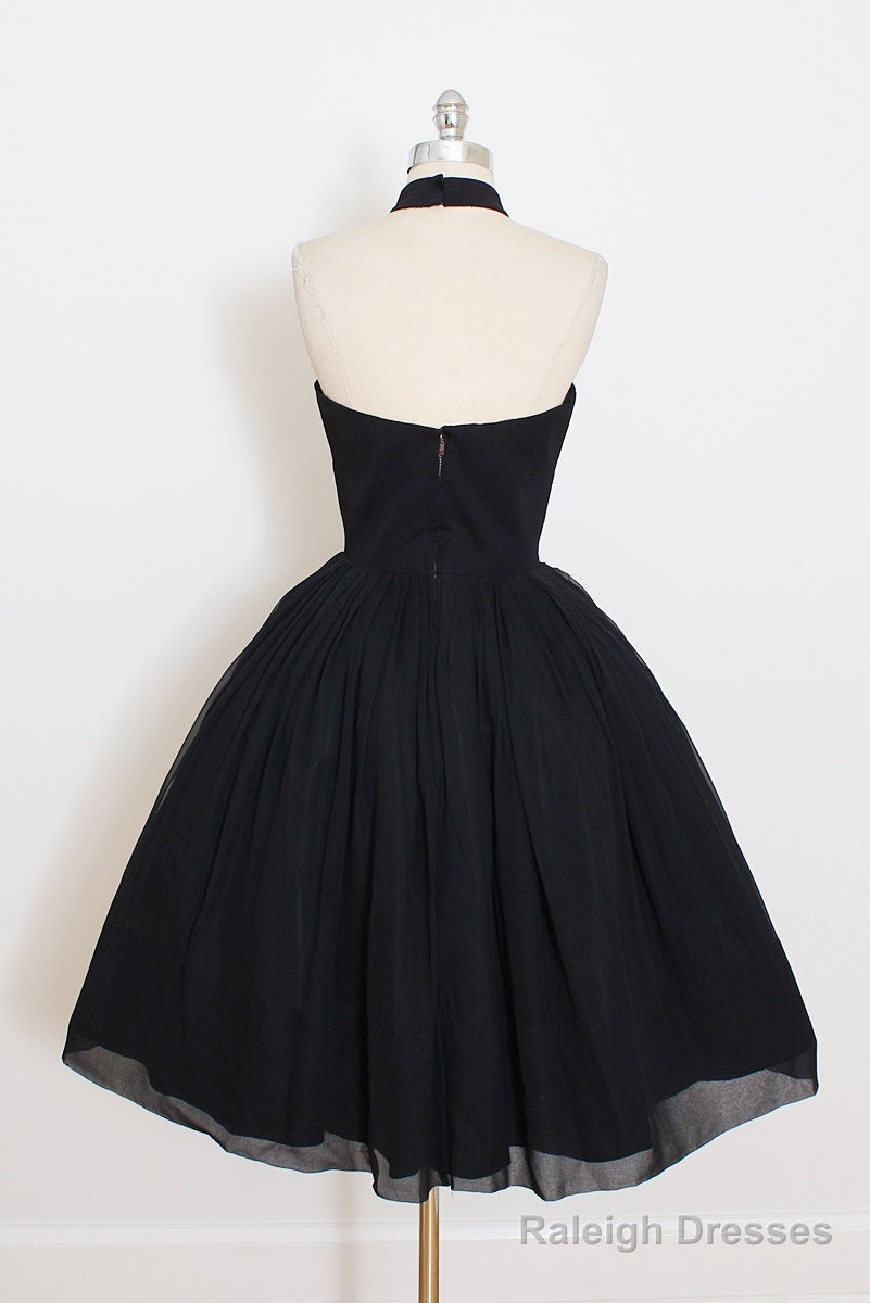 A Line Sleeves Tulle Halter Homecoming Dress Knee Length Cocktail Dress Secondary image