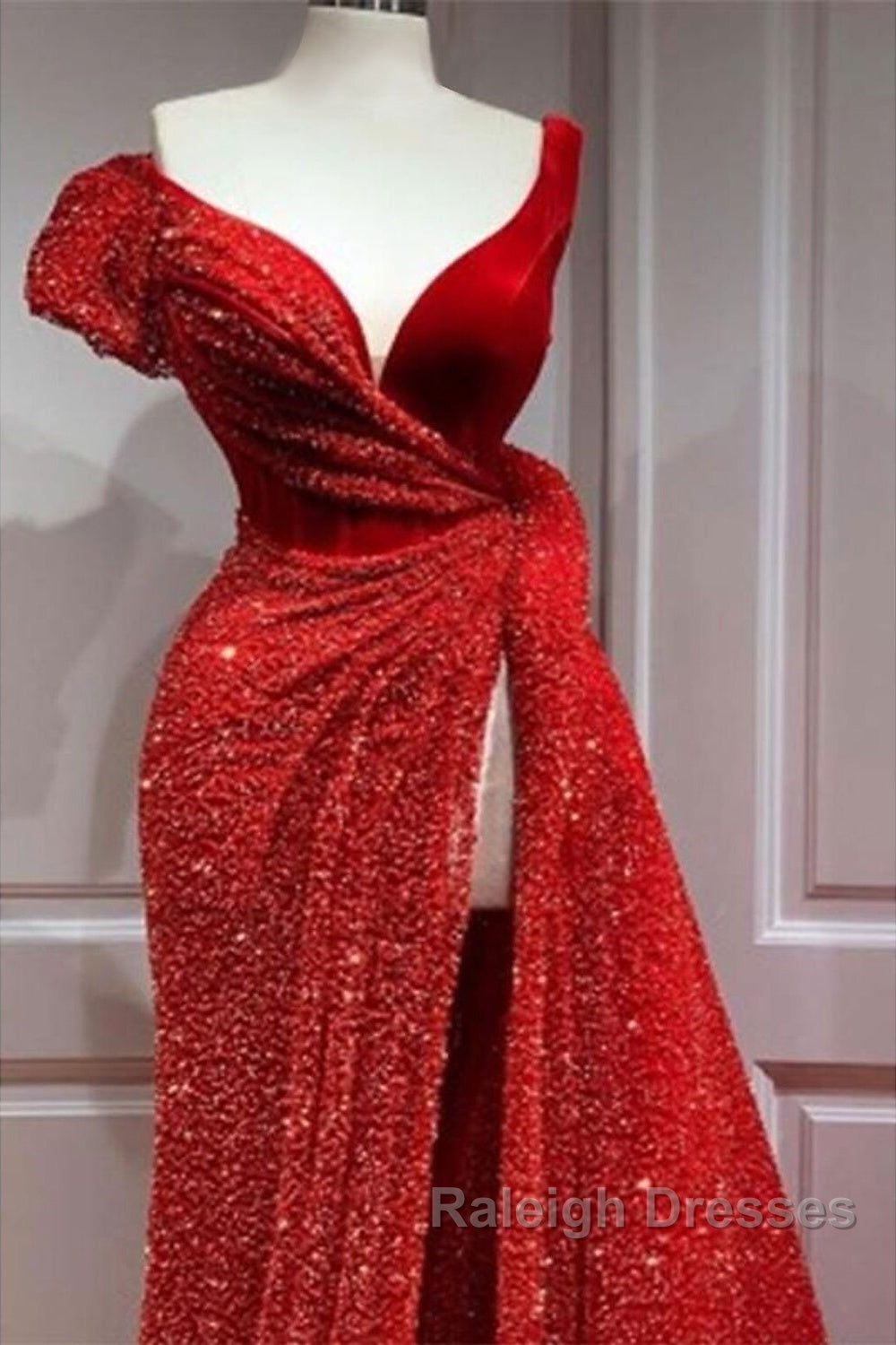 A-Line Sparkle & Shine High Split Prom Formal Evening Dress V Neck Short Sleeve Court Train Satin With Sequin Slit