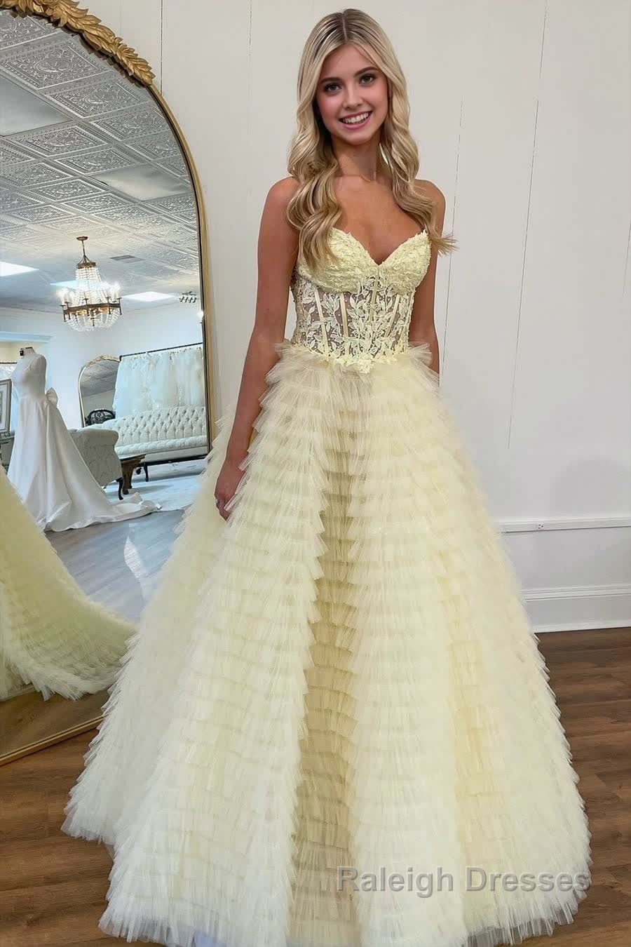 A Line Strapless Multi-Layers Tulle Prom Dress with Slit Main image