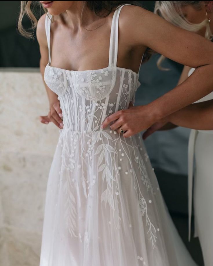 A-Line Straps Tulle Long Wedding Dresses Princess Bridal Gowns