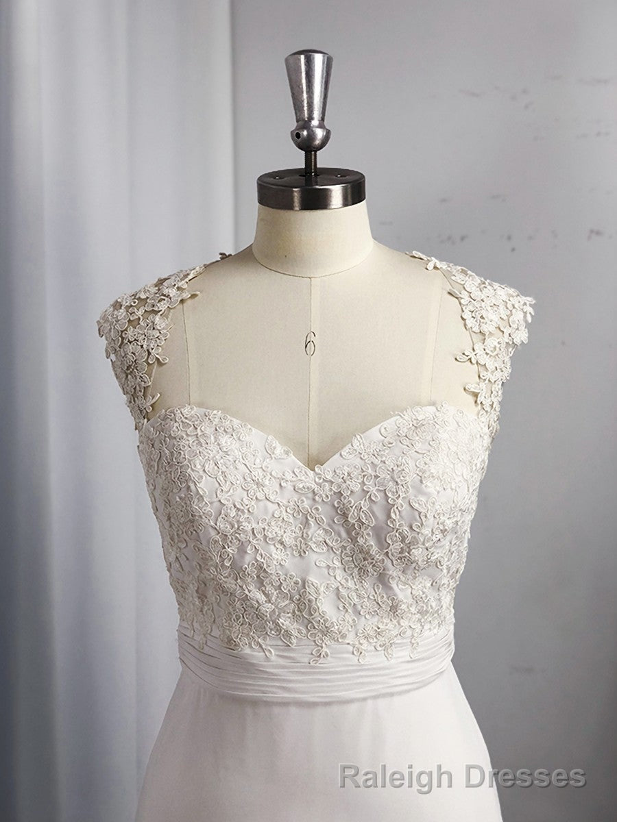 A-line Sweetheart Appliques Lace Floor-Length Chiffon Dress