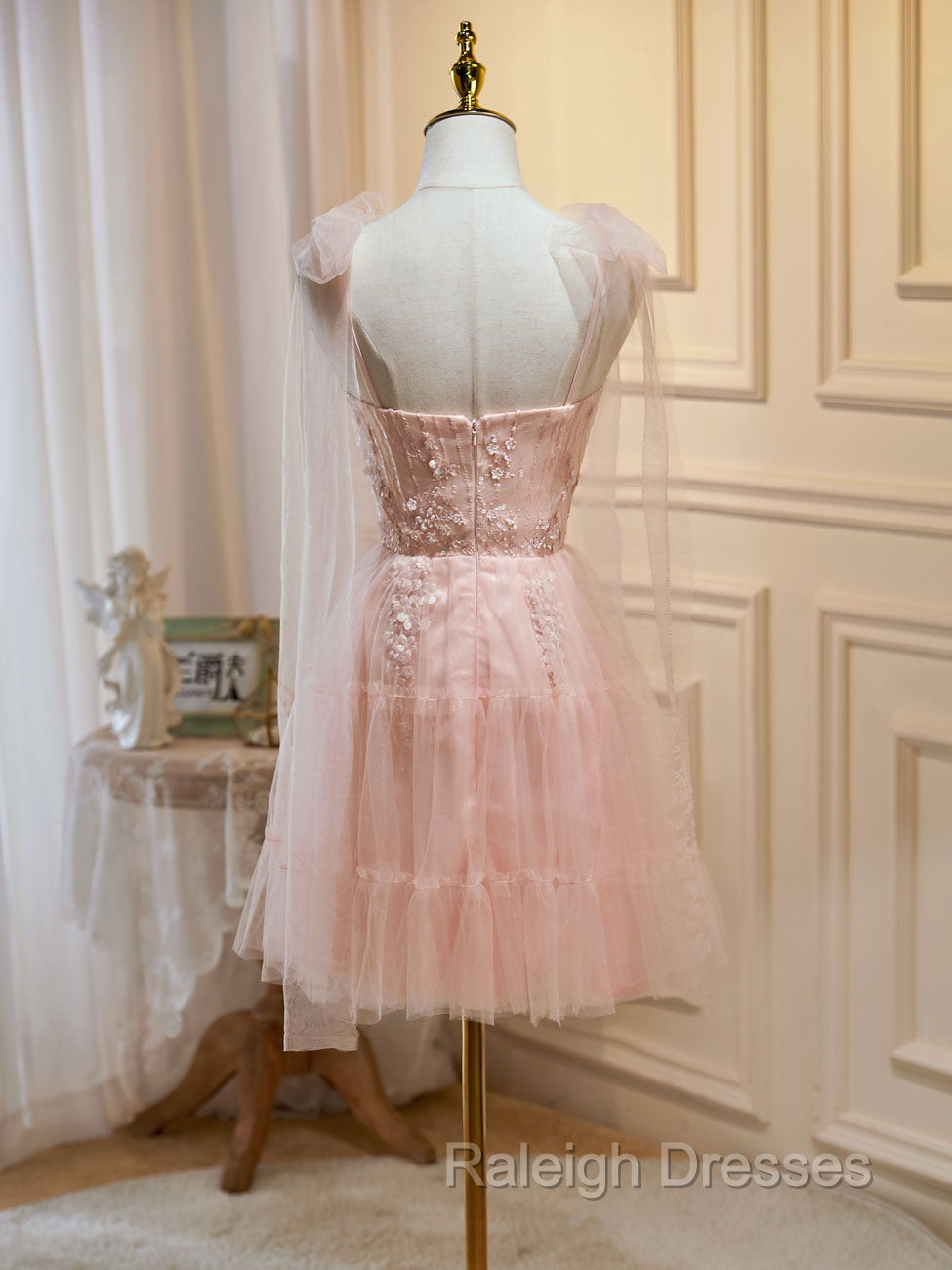 A Line Sweetheart Neck Pink Short Prom Dresses, Formal Puffy Pink Homecoming Dress with Lace Applique Beading