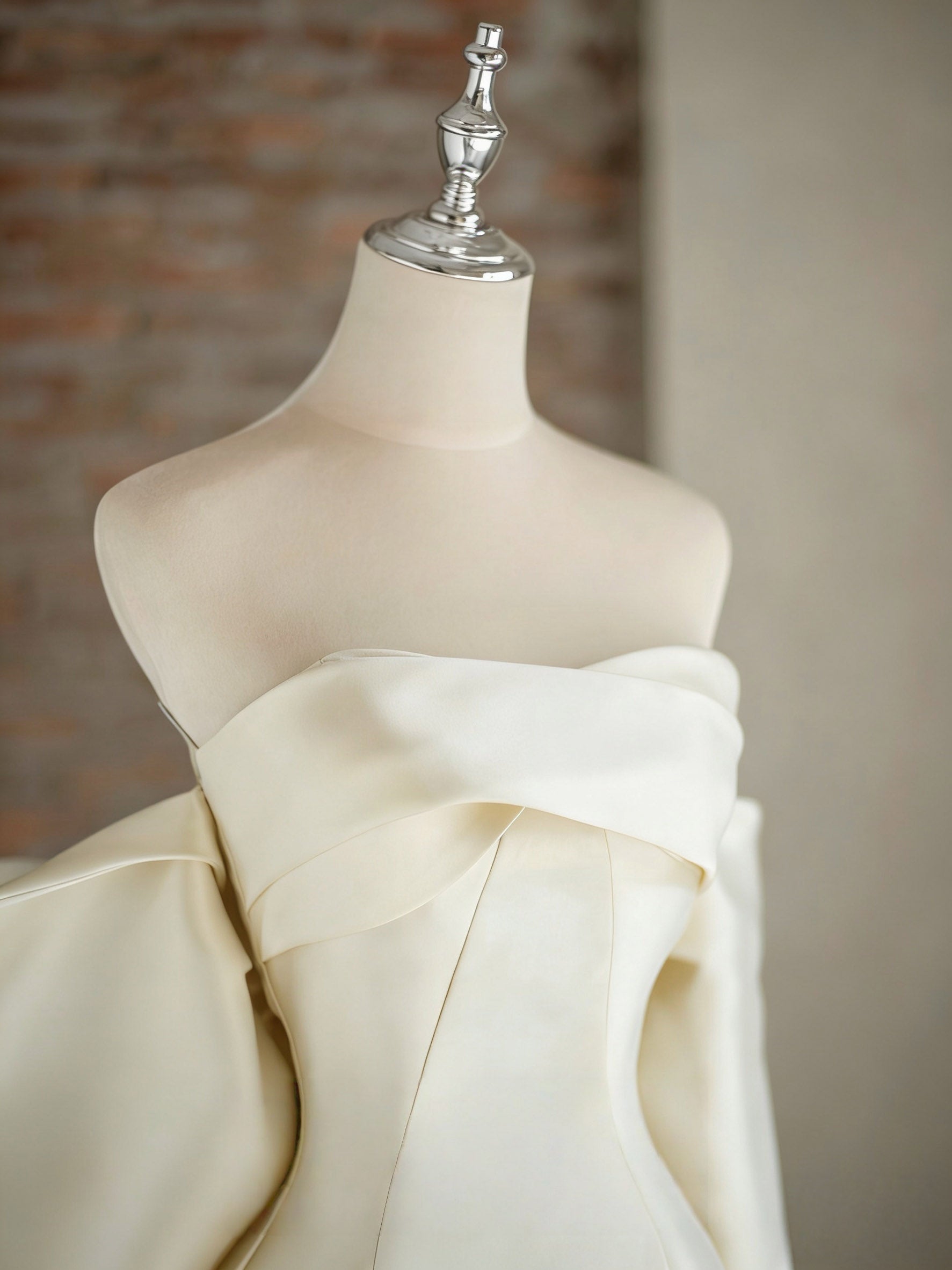 A-Line Sweetheart Neck Sweep Train Satin Ivory Long Formal Prom Dress