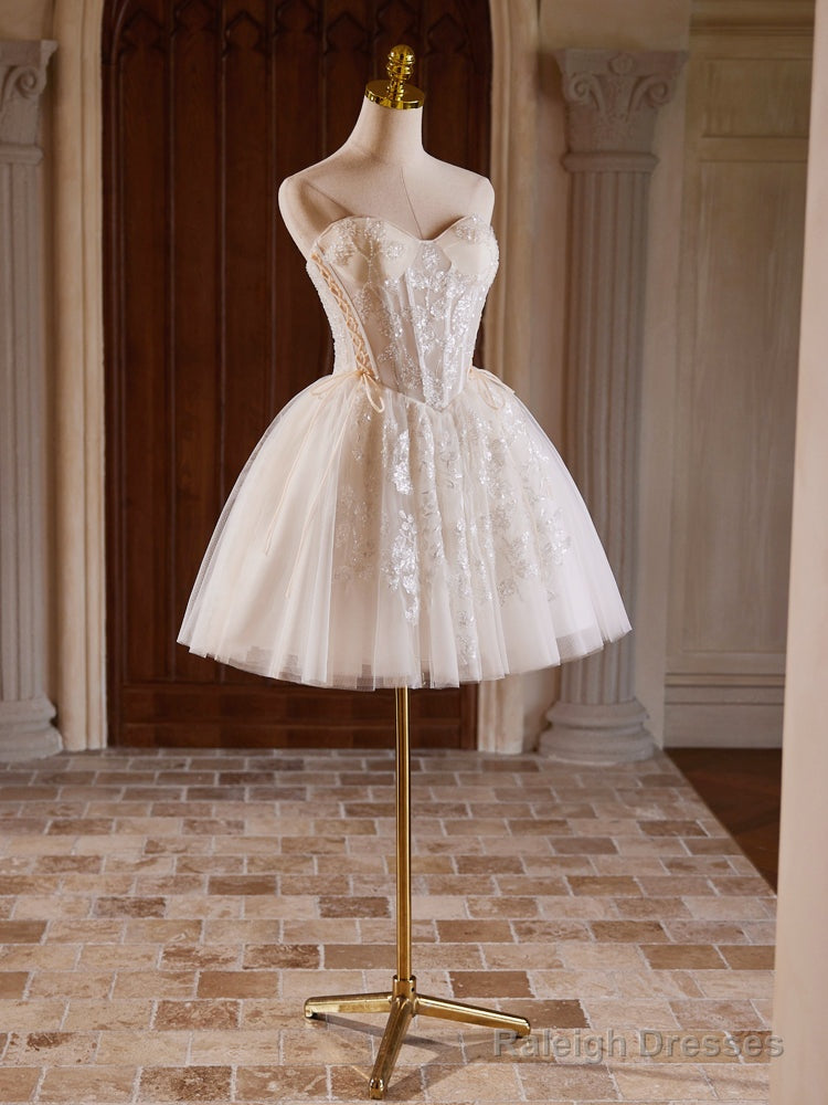 A-Line Sweetheart Neck Tulle Lace Light Champagne Short Prom Dresses