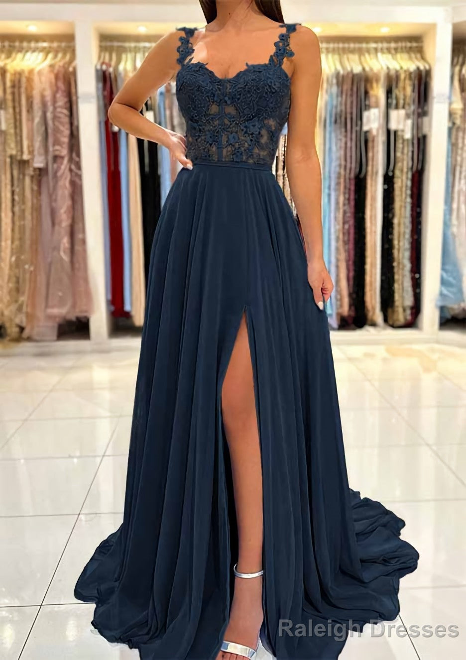 A-line Sweetheart Sleeveless Sweep Train Chiffon Prom Dresses With Appliqued Split Secondary image
