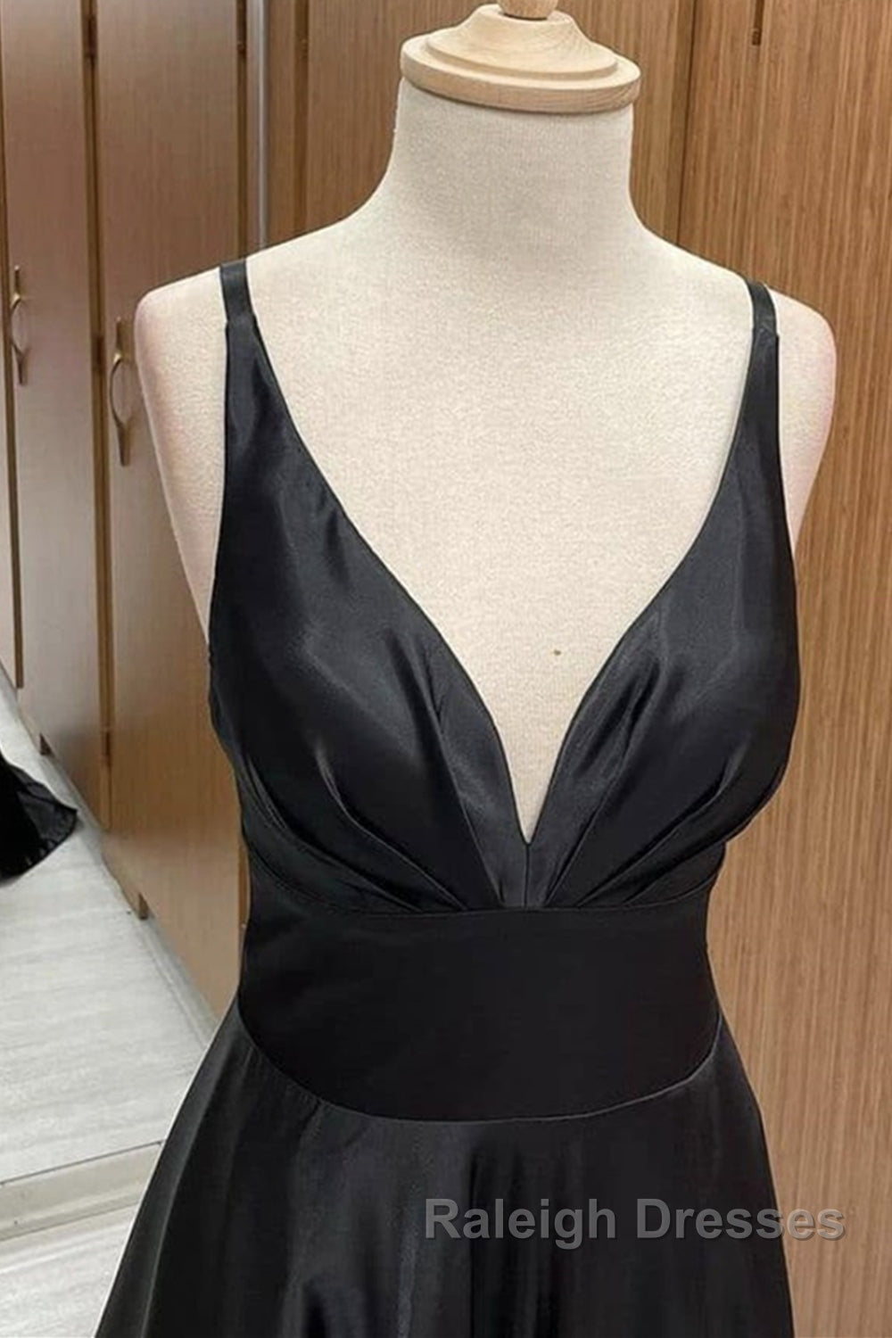 A Line V Neck Backless Black Long Prom Dresses, V Neck Black Formal Dresses, Backless Black Evening Dresses Secondary image
