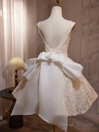 A-Line V Neck Lace Champagne Short Prom Dresses Champagne Homecoming Dresses