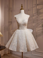A-Line V Neck Lace Champagne Short Prom Dresses Champagne Homecoming Dresses