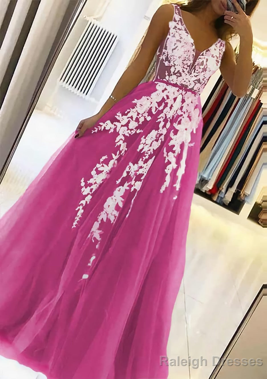A-line V Neck Sleeveless Sweep Train Tulle Prom Dresses With Beading Lace