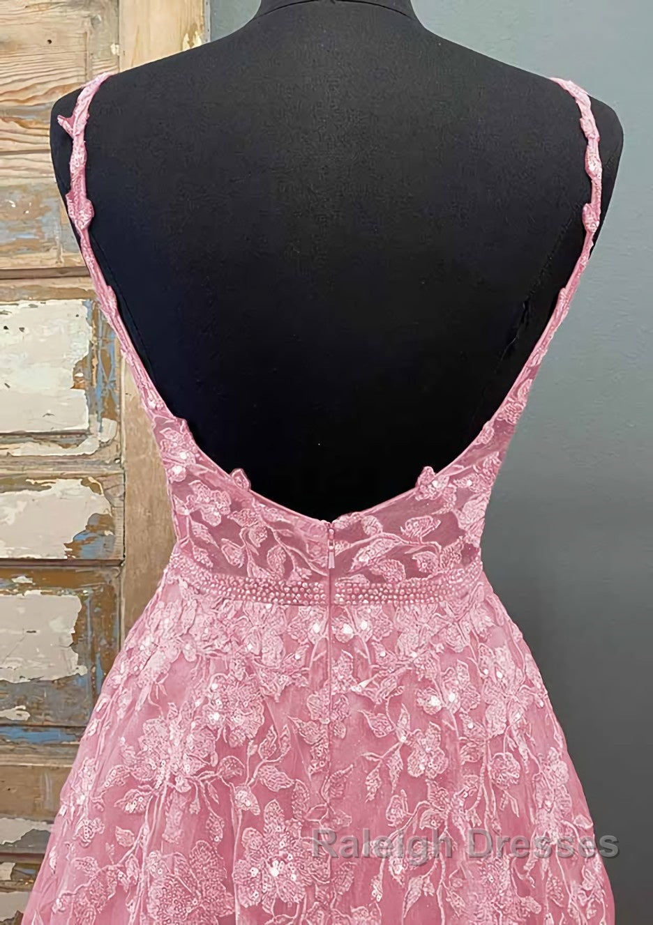 A-line V Neck Spaghetti Straps Long/Floor-Length Tulle Prom Dress With Beading Lace Pockets Sequins Secondary image