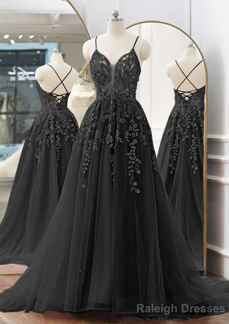 A-line V Neck Spaghetti Straps Sweep Train Tulle Prom Dresses With Appliqued Beading