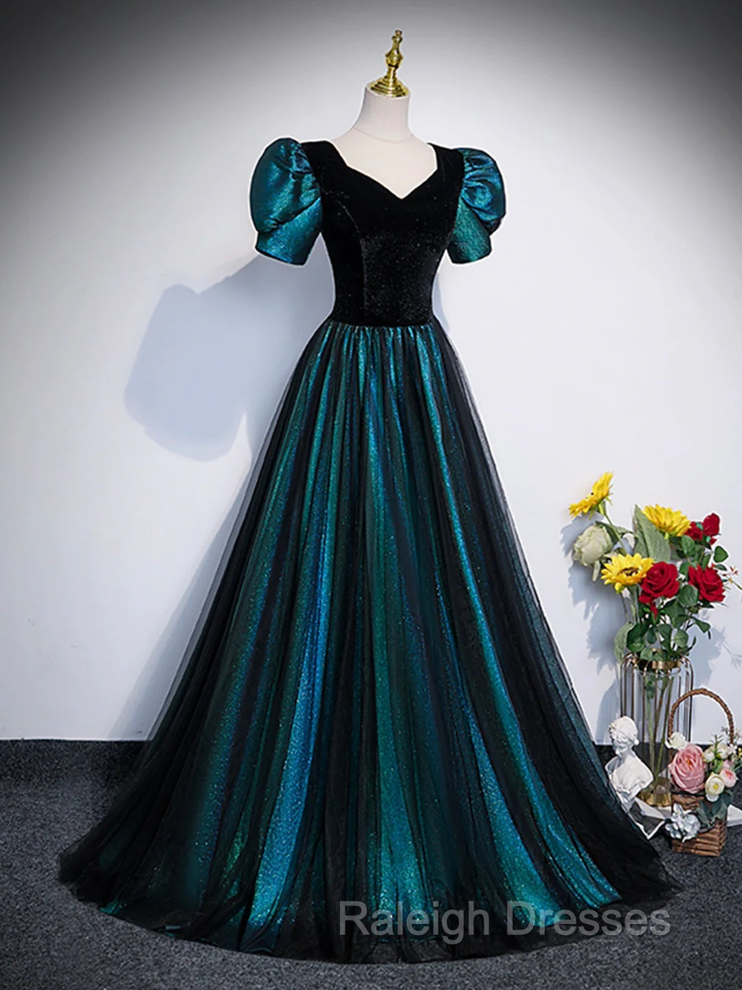 A-Line Velvet And Tulle Long Prom Dress, Short Sleeve  Party Dress Formal Dress Secondary image