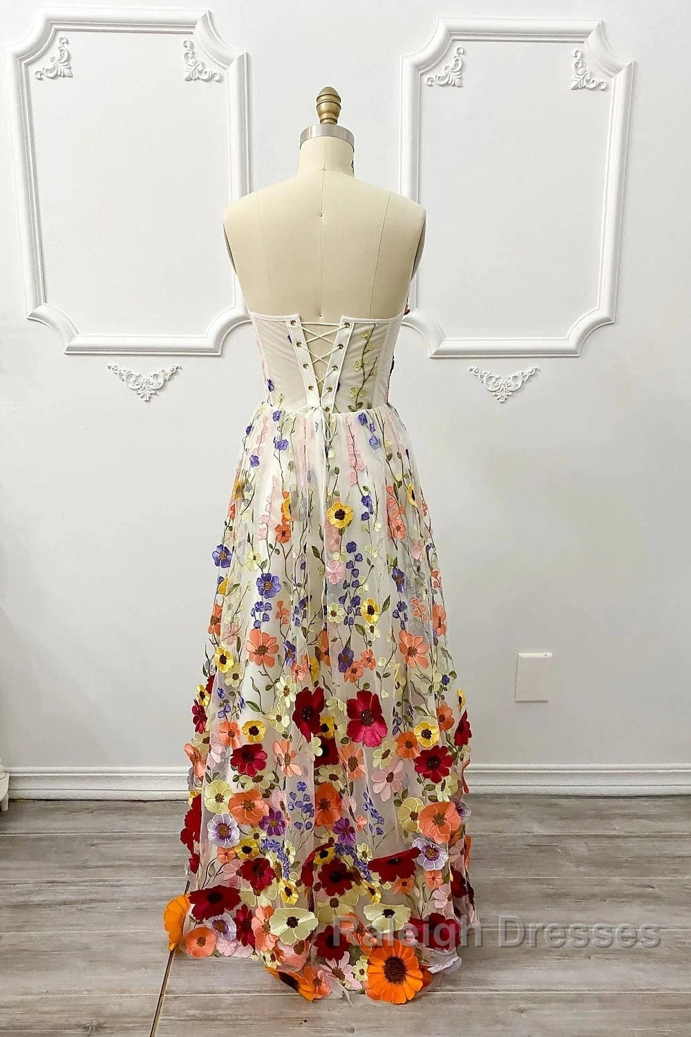 A-Line Wedding Guest Dresses Floral Dress Wedding Guest Floor Length Sleeveless Illusion Neck Wednesday Addams Family Cotton Backless With Embroidery Appliques