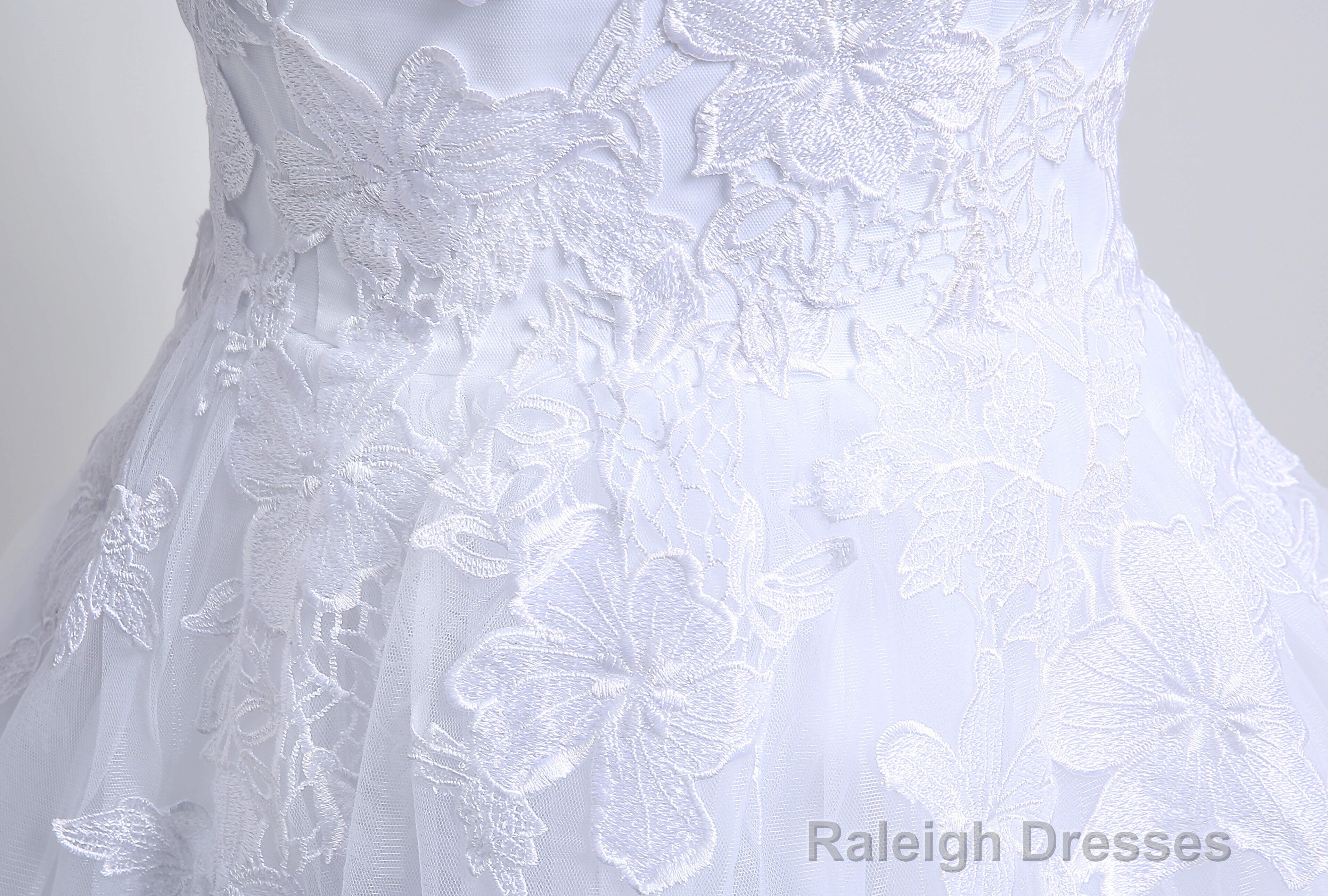 A-Line White Tulle Appliques Long Sleeve Homecoming Dresses