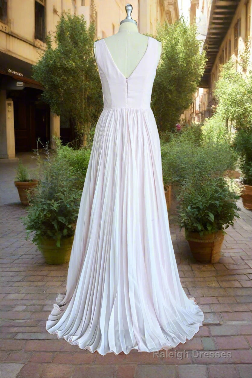Adorable Chiffon V Neck Long Bridesmaid Dresses Secondary image