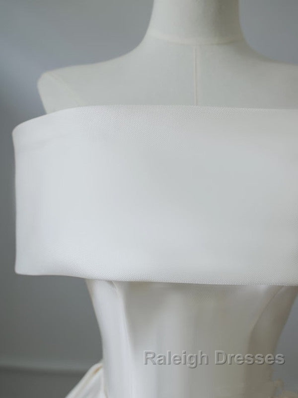 Aesthetic Ball Gown Strapless Ivory Satin Long Wedding Dresses Brides Dress