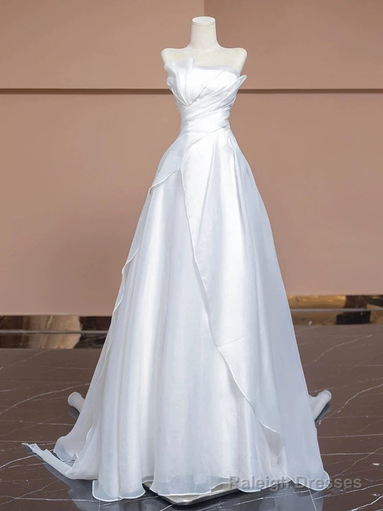 Aesthetic Ball Gowns Strapless White Long Wedding Dress Brides Dresses