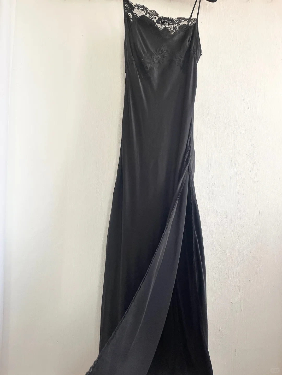 Simple A-Line Spaghetti Strap Lace Satin Prom Dresses Wedding Guest Dresses With Slit