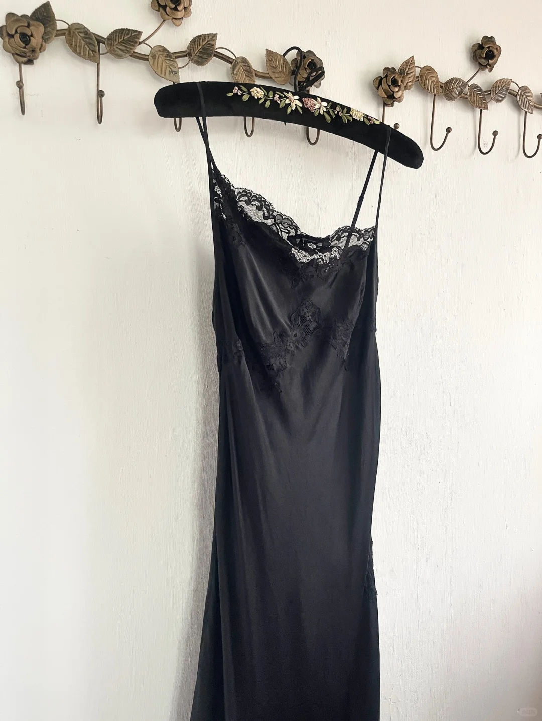 Simple A-Line Spaghetti Strap Lace Satin Prom Dresses Wedding Guest Dresses With Slit