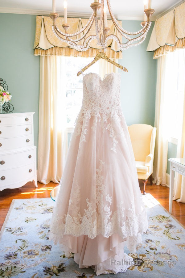Amazing Hi-Lo Lace Bridal Dress Main image