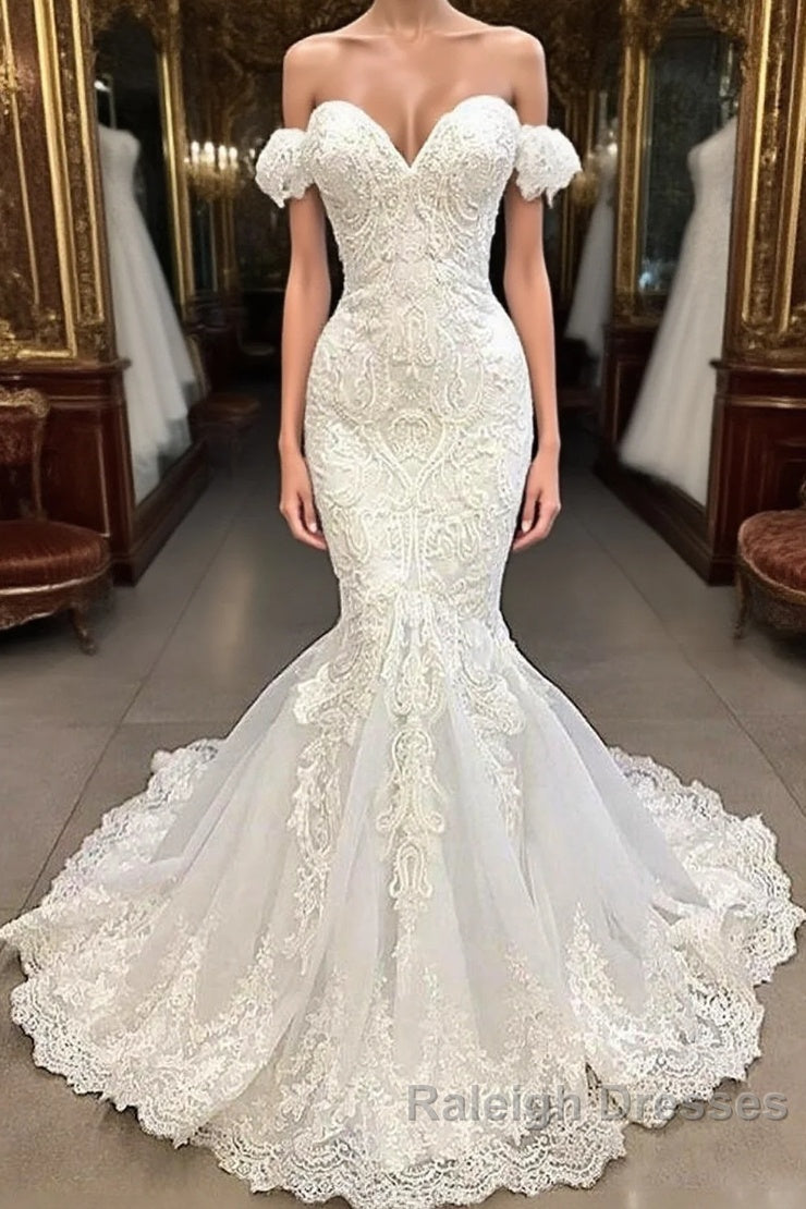 Amazing Long Mermaid Sweetheart Appliqued Lace Wedding Dress with Sleeves Main image