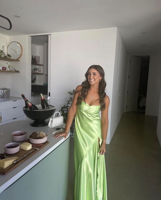 Apple Green Sleeveless Silk Satin Ruffles Prom Evening Dresses