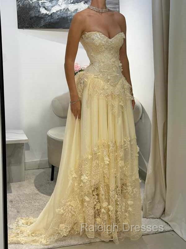 Aristocratic A-line Sweetheart Appliques Lace Sweep Train Chiffon Corset Prom Dress
