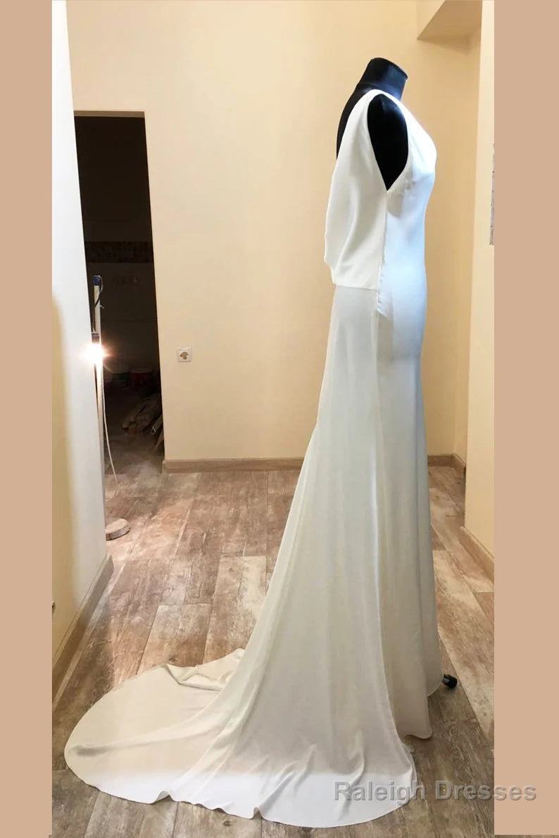 Asymmetrical Neck White Long Bridesmaid Dress With Slit Secondary image