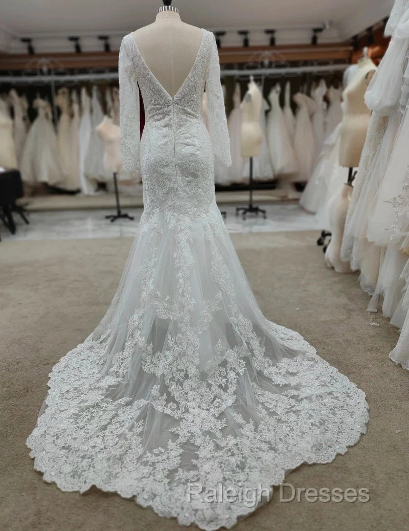 Backless Bohemian Simple V-Neck Long Sleeve Lace Wedding Dresses With Train Secondary image