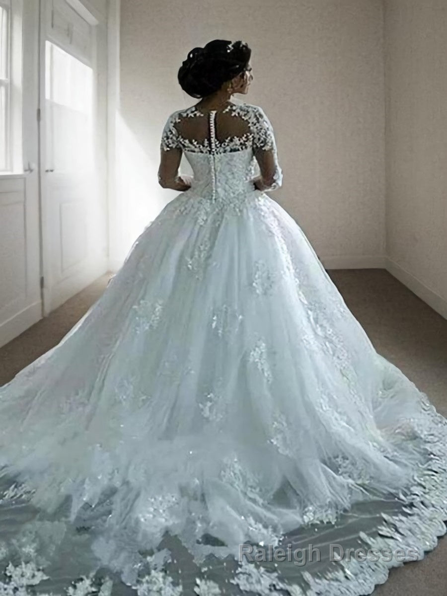 Ball Gown Bateau Court Train Tulle Wedding Dresses With Appliques Lace Secondary image