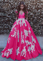 Ball Gown Off-the-Shoulder Sleeveless Court Train Tulle Prom Dresses With Pleated Appliqued
