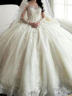 Ball Gowns Scoop Cathedral Train Tulle Wedding Dresses With Appliques Lace