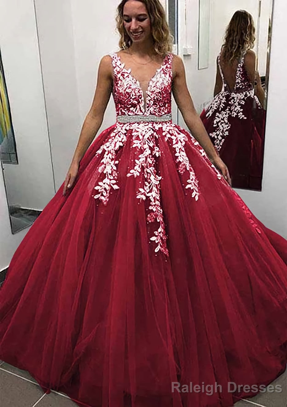 Ball Gown Sleeveless Long Dress Floor Length Tulle Prom Dress With Lace Appliqued Beading
