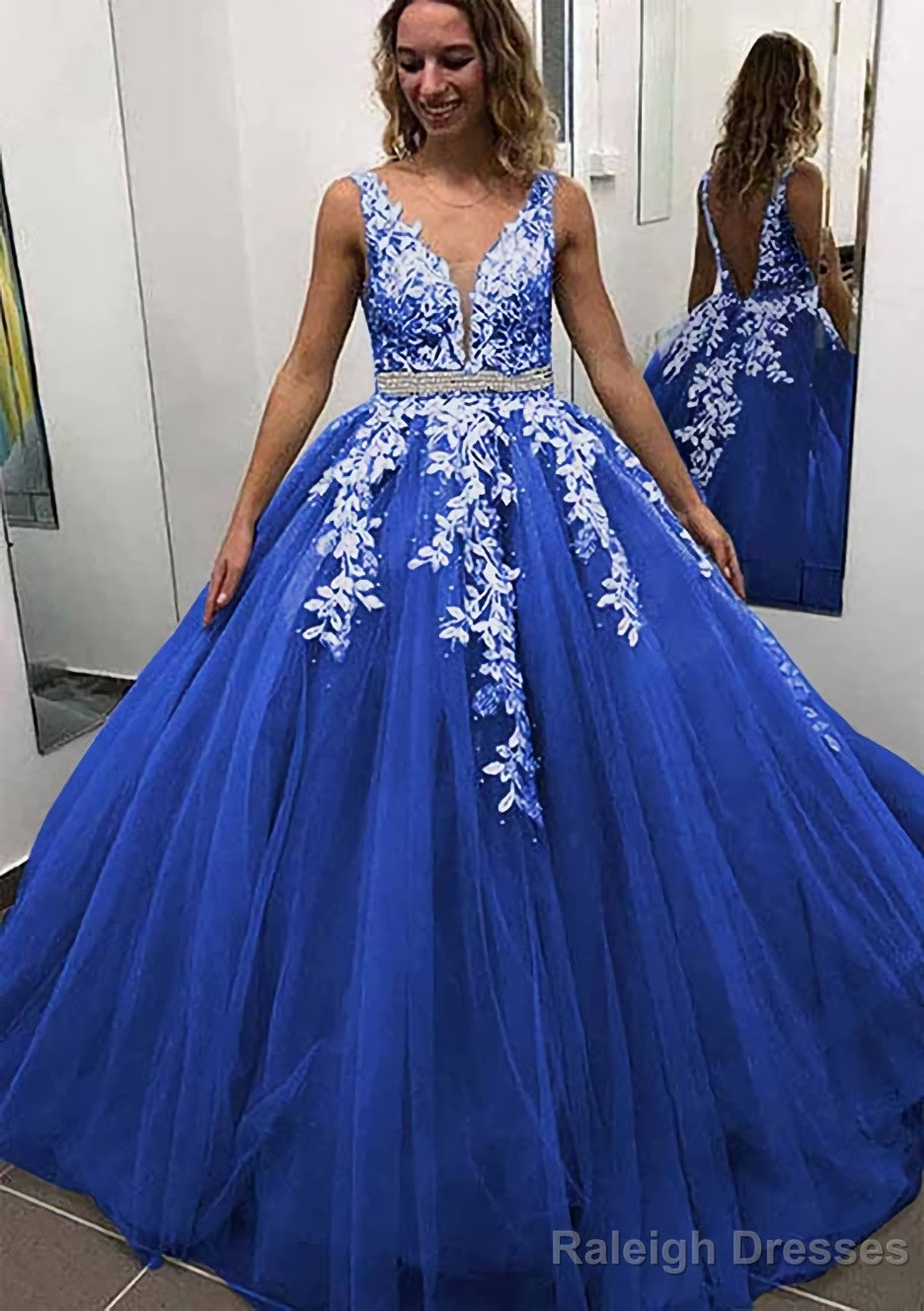 Ball Gown Sleeveless Long Dress Floor Length Tulle Prom Dress With Lace Appliqued Beading