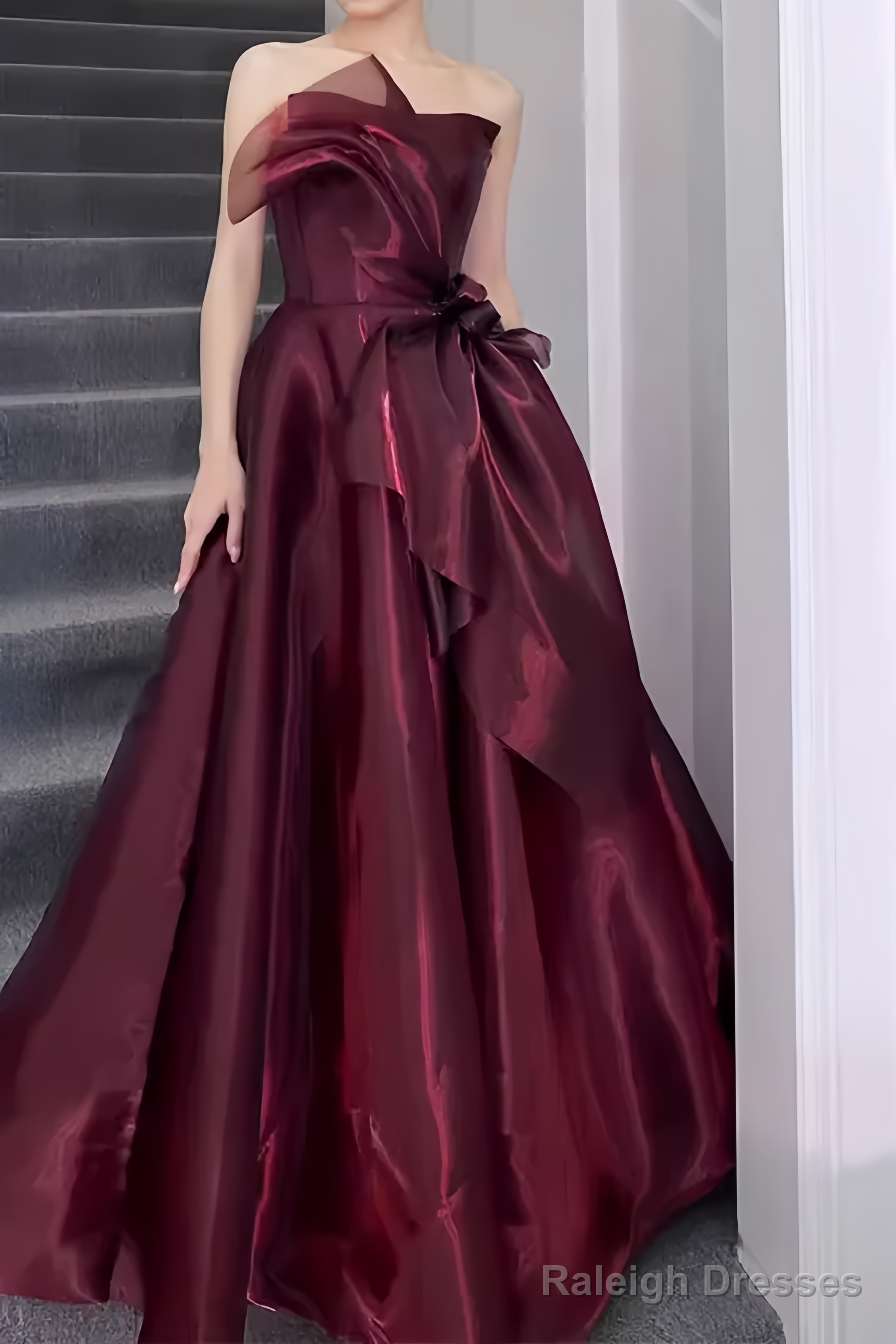 Ball Gown Strapless Burgundy Organza Prom Dresses Long Evening Dress Secondary image