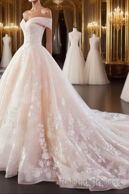 Ball Gown Sweetheart Court Train Lace Wedding Dress With Appliques Lace Main image